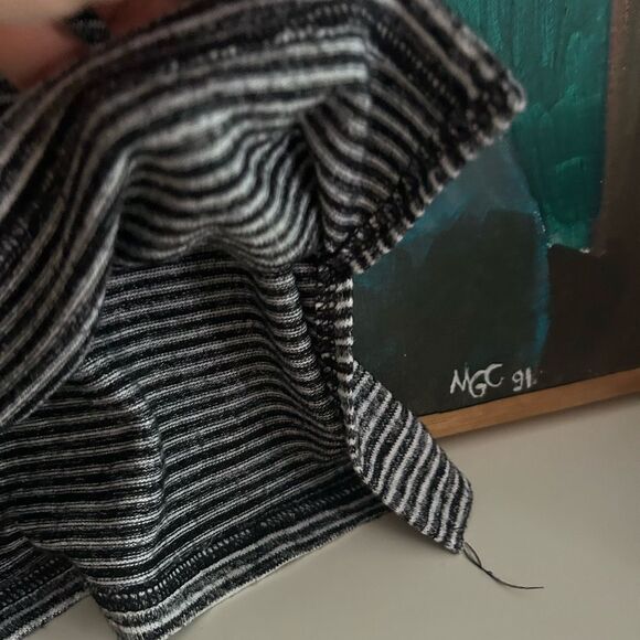 Banana Republic Gray and White Striped Top M - Picture 5 of 12